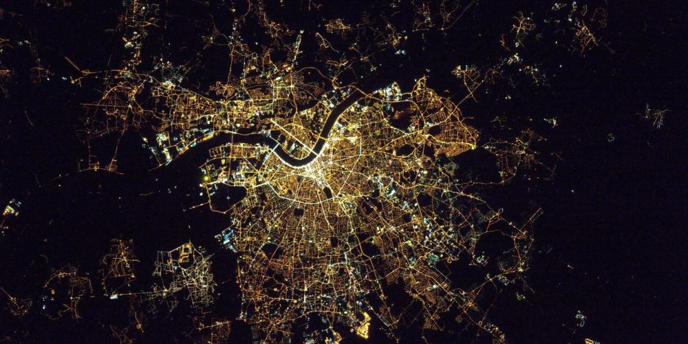 bordeaux-vue-de-nuit-et-de-l-espace-par-thomas-pesquet