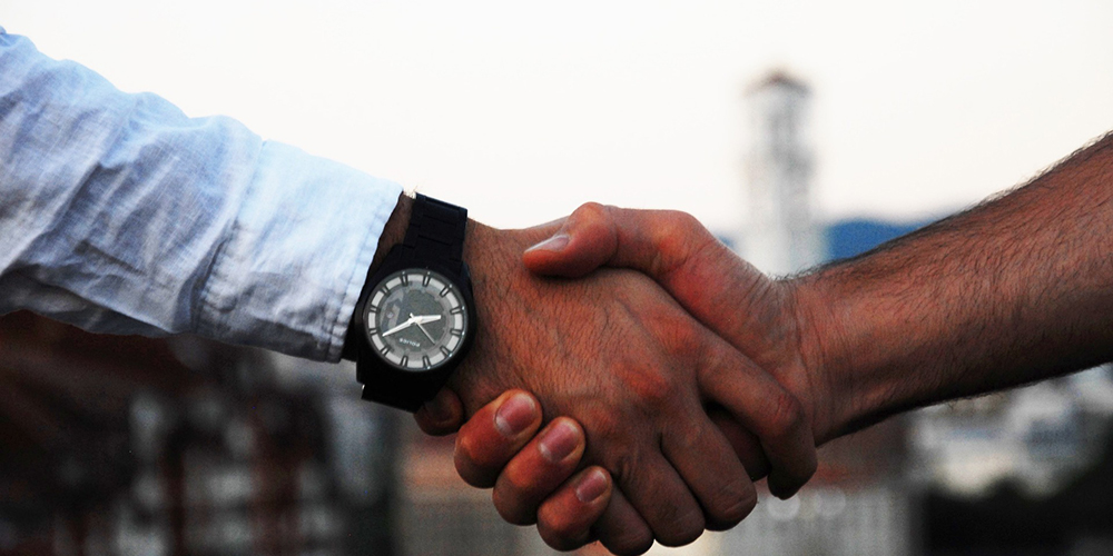 handshake-1513228_1920